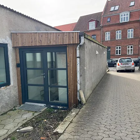 Moderne Bybolig Taet Pa Park Og Centrum شقة هورسينس