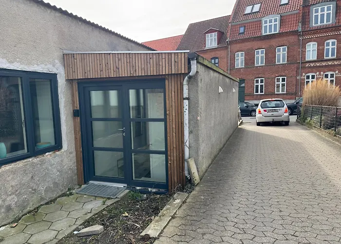 Moderne Bybolig Taet Pa Park Og Centrum شقة هورسينس